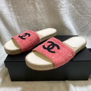 Chanel 20A Pink Tweed Black CC Logo Espadrille Slide Slip On Sandal Mule Flat 40